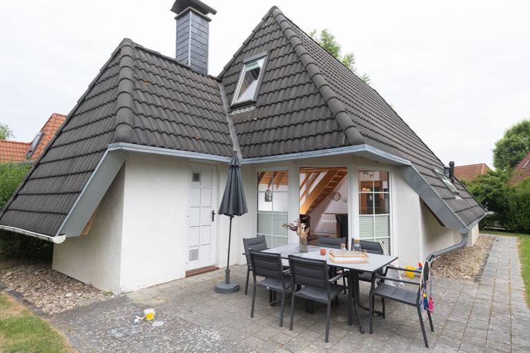 Ferienhaus Maja. Charmant und mit eigener Sauna im Garten. — photo 5