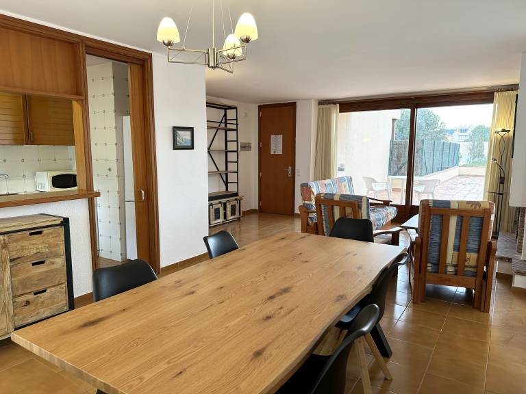 Apartment with patio, pool & garden — photo 5