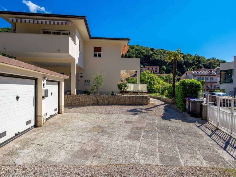 Rental apartment with patio & barbeque — photo 4