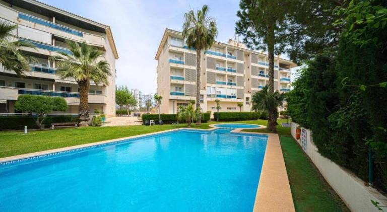Apartment with patio & pool in L'Alfas del Pi