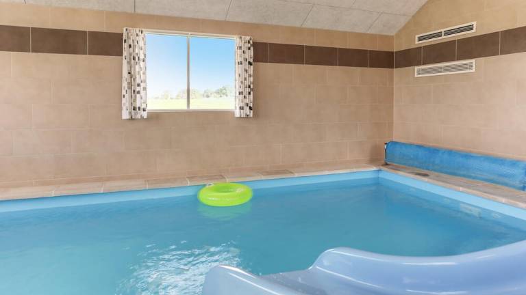 Child-friendly vacation home with hot tub, private pool & patio | Pets allowed — photo 4