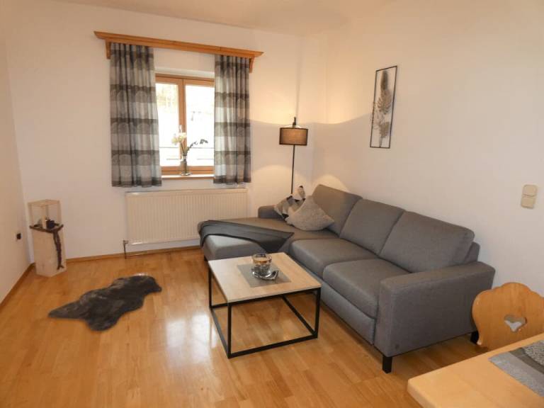 Ferienwohnung 5 60 m² mit Balkon