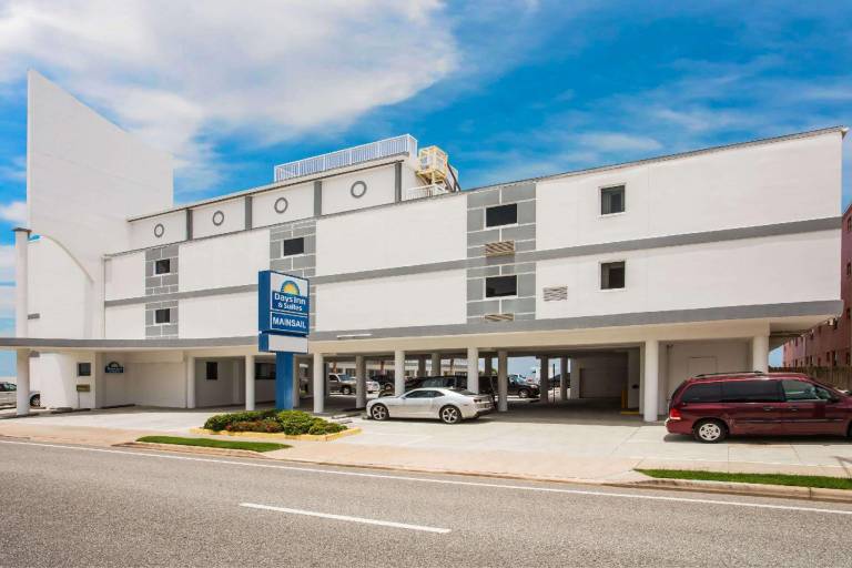 Arya Blue Inn and Suites in Ormond Beach, FL