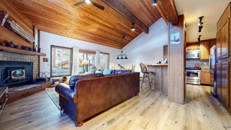House with jacuzzi, grill & patio — photo 5