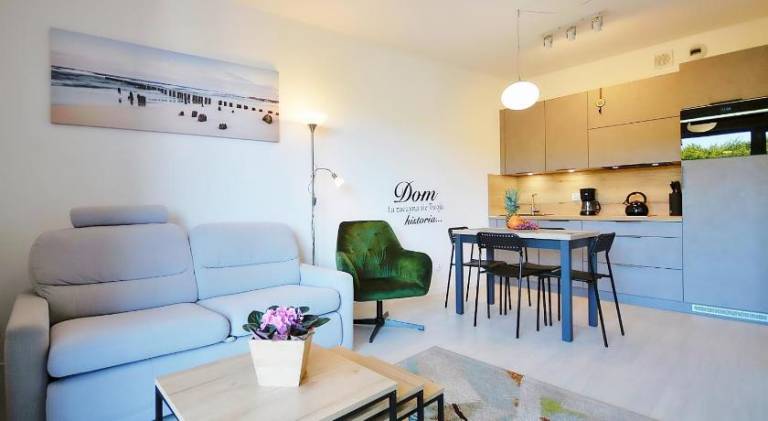Apartment with jacuzzi & pool — photo 4