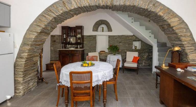 Villa with terrace — photo 3