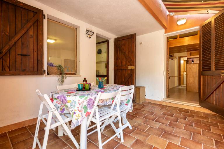 Holiday Home with Private Terrace, Private Garden and Wi-Fi in Stintino
