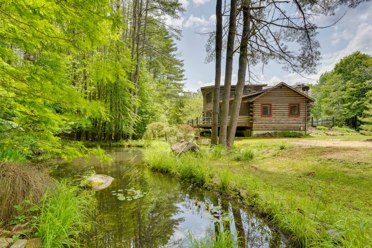 A Frame Log Home w Game Room Near Lake George