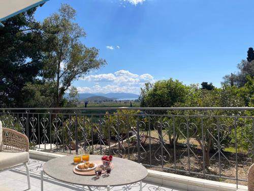 Holiday apartment with patio, barbeque & yard — photo 4