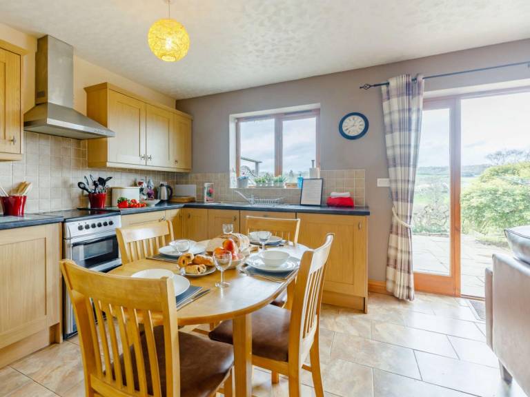 Cottage with 2 rooms for 4 persons — photo 4
