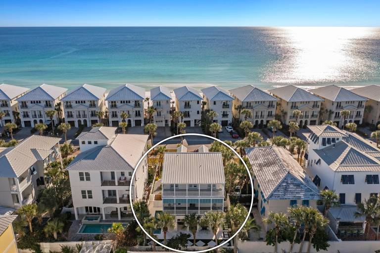 Vacation home with private pool & barbecue | Beach view — photo 2