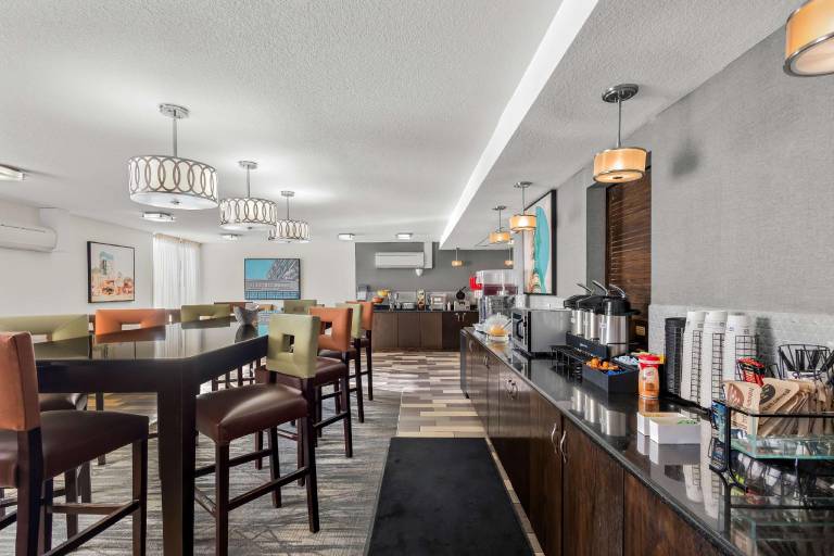 Best Western Luxbury Inn Fort Wayne — photo 3