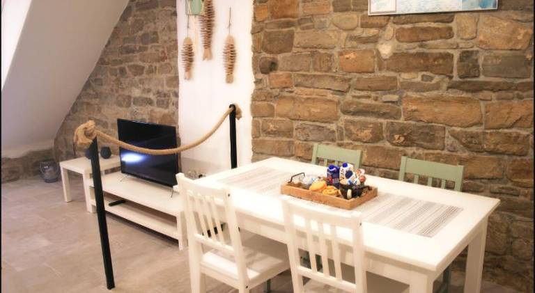 House with 2 rooms for 6 persons — photo 4