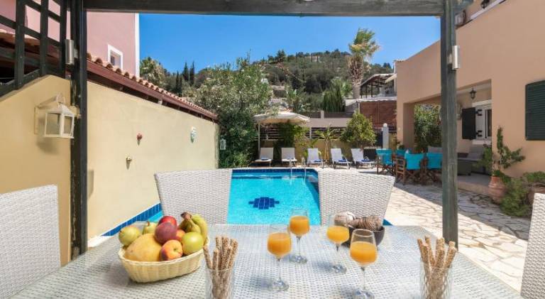 Fully equipped lovely villa with BBQ, patio & private pool | Pets allowed — photo 3