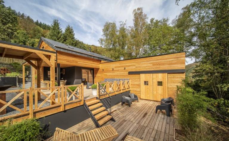 Gite with terrace, garden & hot tub | Garden view — photo 5