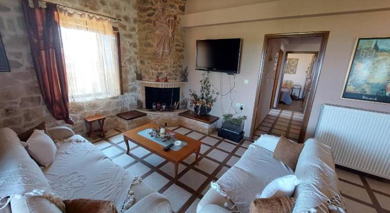 Fully equipped nice vacation home with yard & patio | Pets allowed — photo 2