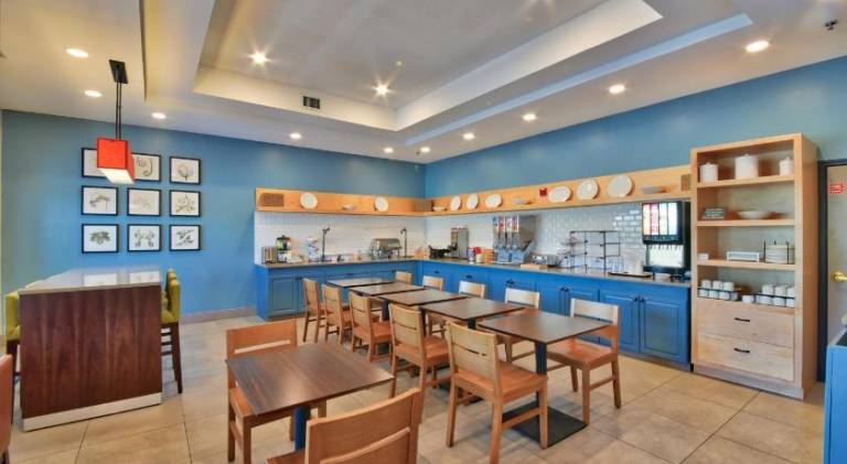 Country Inn & Suites by Radisson, Ocala Southwest — photo 4