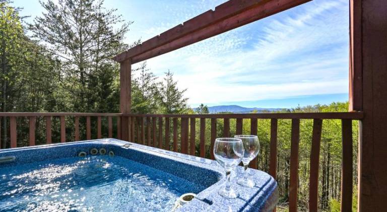 House with jacuzzi — photo 2