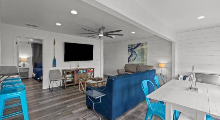 Vacation home with pool | Beach nearby | Suitable for remote work | Pets are welcome — photo 5