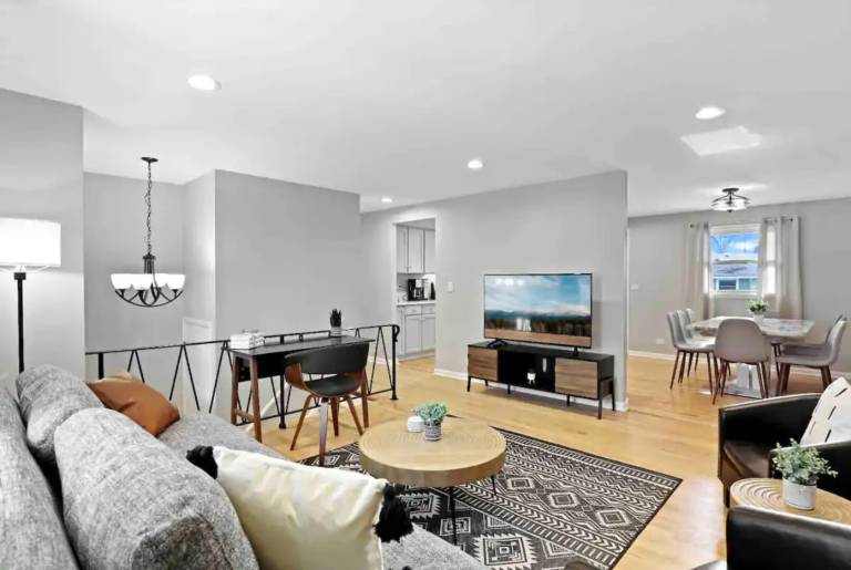 Vacation home with 3 rooms for 5 persons in Schaumburg, IL