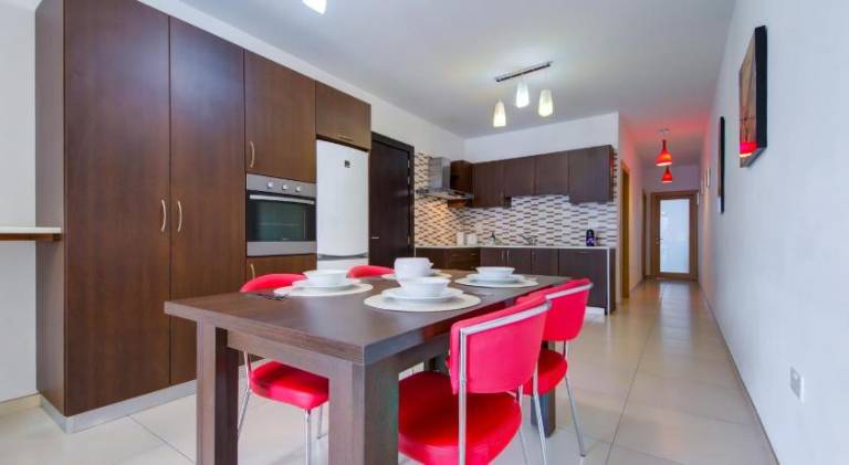 Apartment with 2 rooms for 6 persons — photo 3