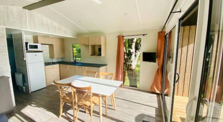 Mobil home Ty Brehat vue lac 2 chambres 4 personnes — photo 3