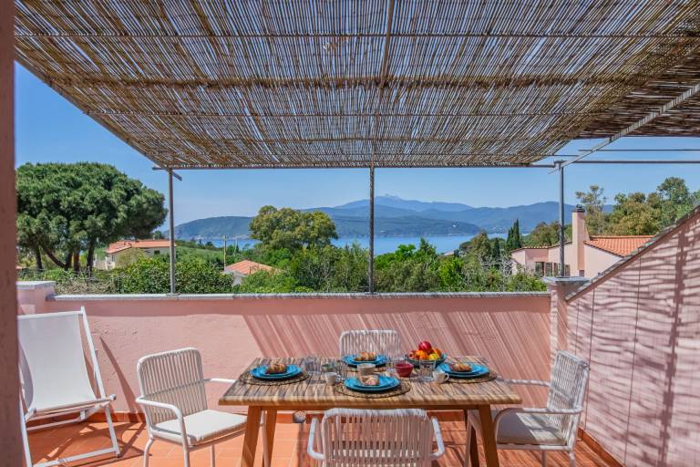 House with garden & patio in Capoliveri