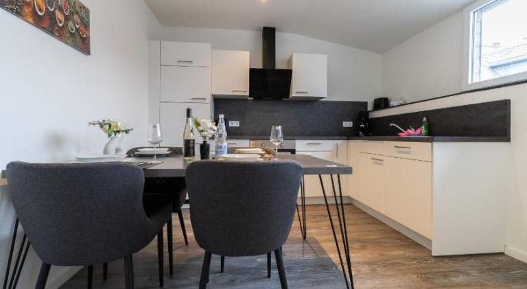 Apartment with 2 rooms for 6 persons — photo 3