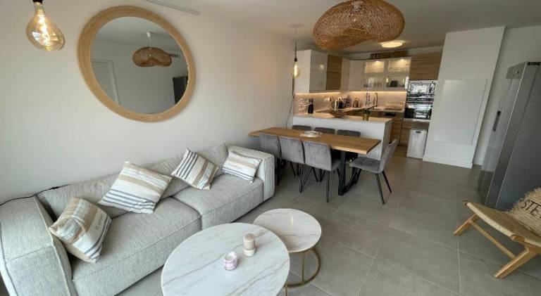 Fully equipped rental apartment with yard, patio & barbecue | Next to the beach | Pet-friendly — photo 2