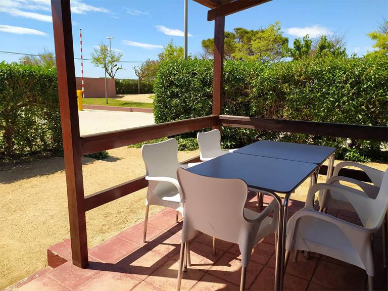 Bungalow with garden, terrace & grill — photo 3