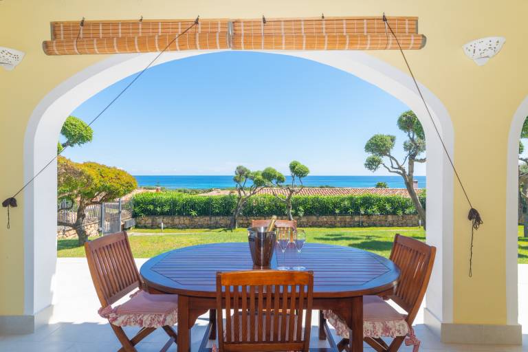 Vacation home with yard, patio & barbecue | Garden view in San Teodoro