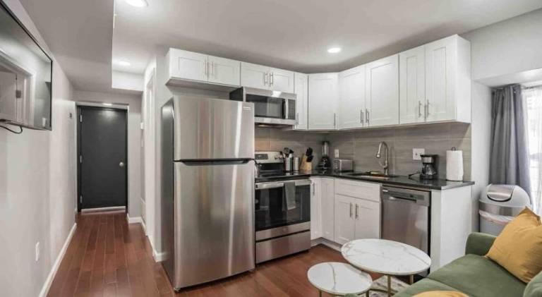 Cozy 1BR - Center City - Sleeps 4 - 2 Beds — photo 5