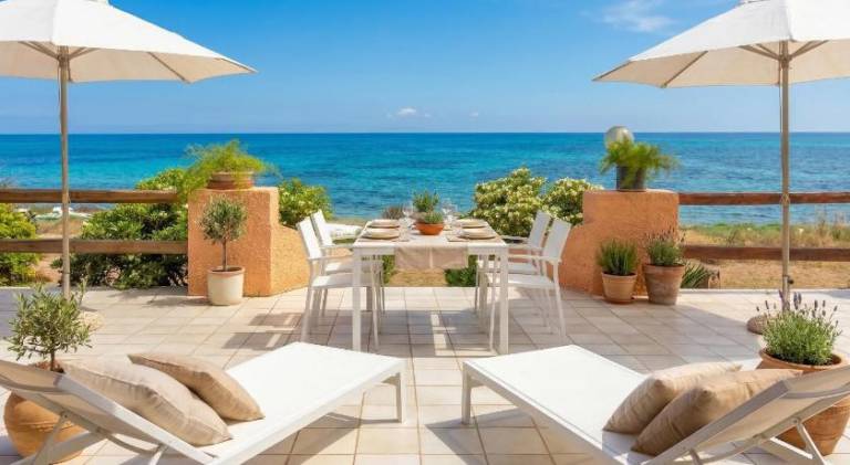 Villa with terrace, barbeque & yard in Sorso