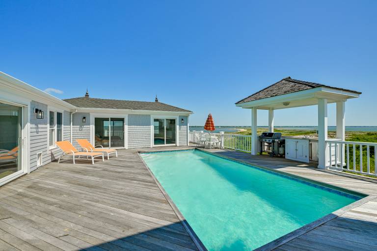 Waterfront Westhampton Haven: Private Beach — photo 2