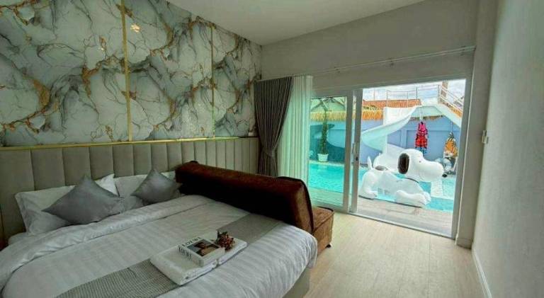 Villa with jacuzzi, garden & patio — photo 2