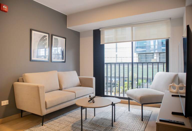 W Elegant 2BR w Great Balcony in Miraflores in Lima