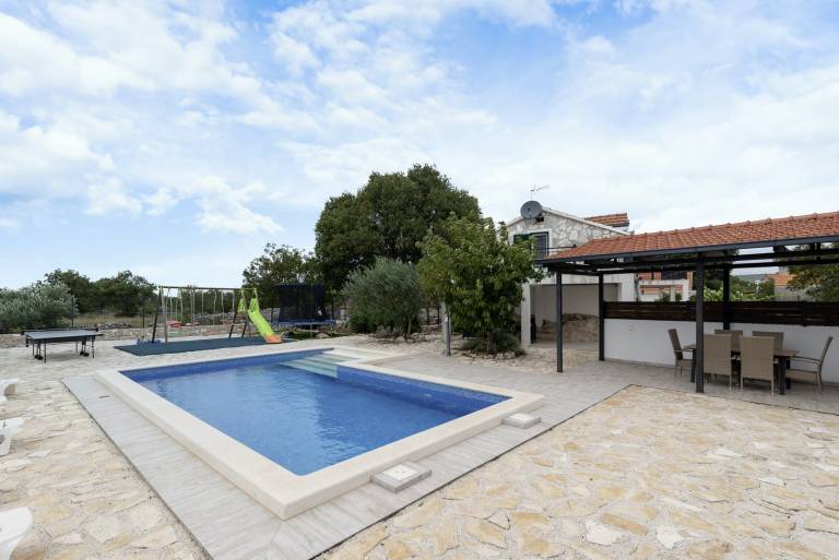 Villa with barbecue, private pool & terrace | Mountain view — photo 4