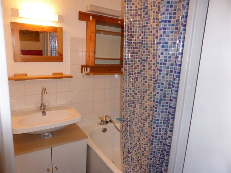 Cozy studio in village center, pets allowed, private parking — photo 5