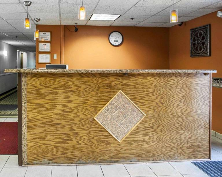 Rodeway Inn & Suites Milwaukee Airport — photo 3