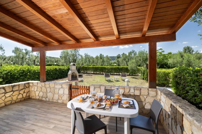 Rental apartment with barbecue, yard & pool | Nature view — photo 5