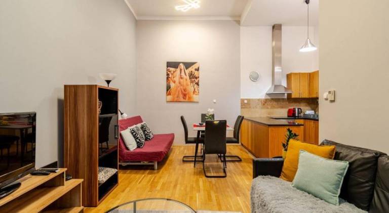 Beautiful rental apartment with garden & patio | Close to St. Stephen's Basilica | Suitable for remote work | Pet-friendly — photo 2