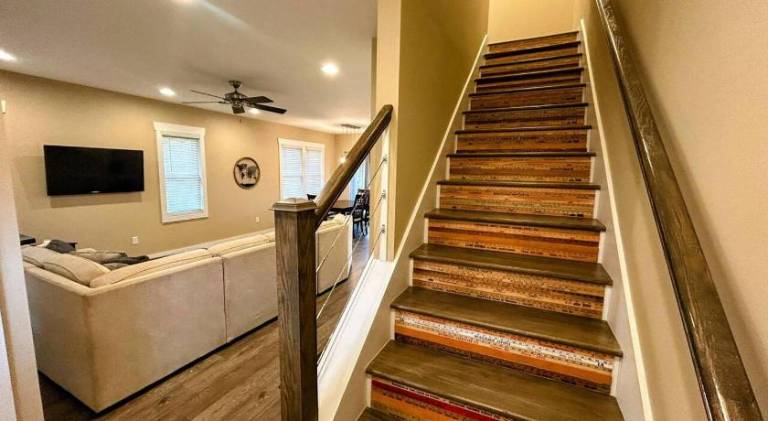 Vacation home with hot tub | Dogs allowed — photo 4
