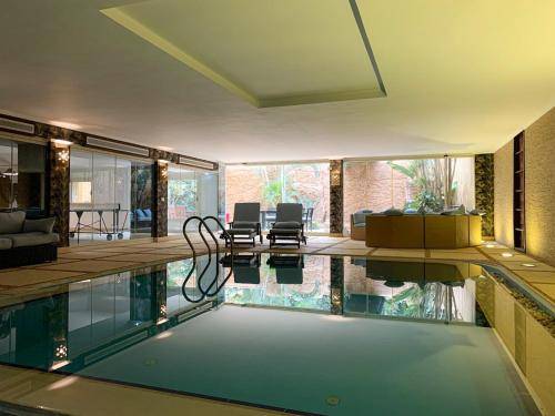 1200 m² Villa
