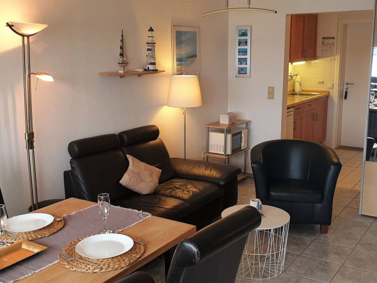 Apartment with terrace & yard — photo 4