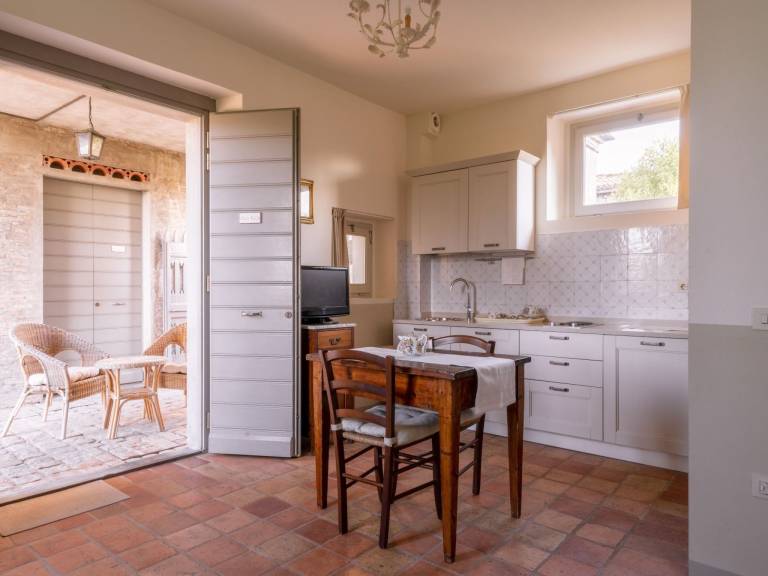 Studio Apartment mit Garten Grill Pool und Aussicht