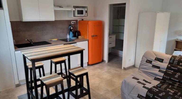 Apartment with 1 room for 4 persons in Meaux