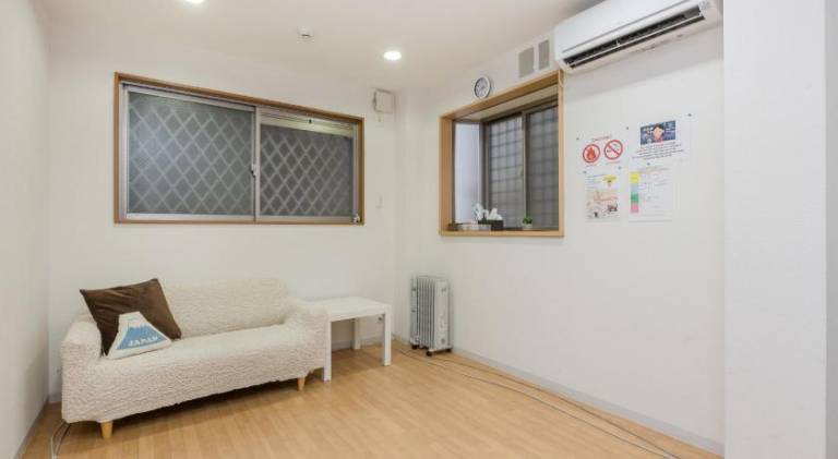 Apartment with patio & hot tub | Perfect for remote work — photo 2