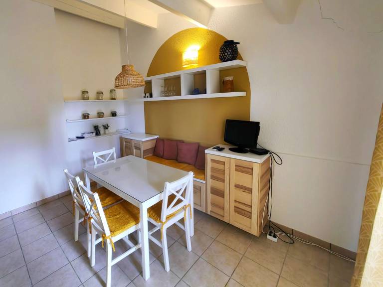 Air-conditioned semi-detached villa with pool, 4 pers, parking — photo 2