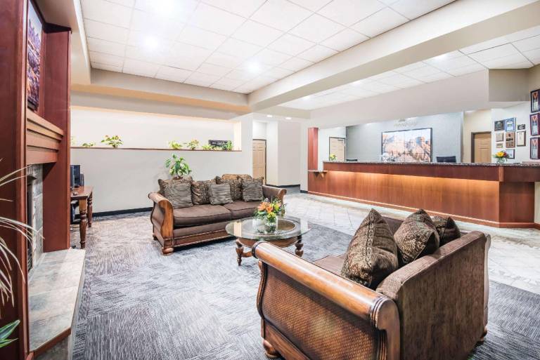 Elevation Inn & Suites, Trademark Collection by Wyndham — photo 5