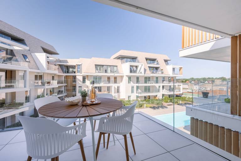 Huswell New apartment with pool parking & Spa